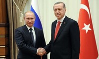 Президент РФ Владимир Путин заявил о снижении цен на газ для Турции